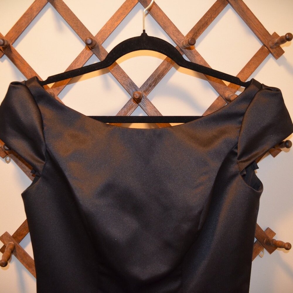 NWT Sorella Vita cap sleeve black dress with pockets! Size 10 but runs small